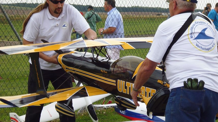 &Uuml;ber den Wolken und am Boden