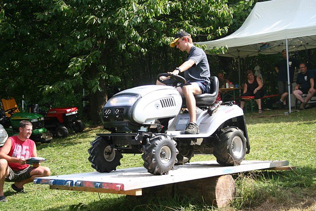 Auf den Rasen - fertig - los