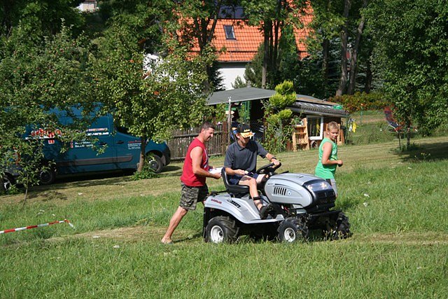 Auf den Rasen - fertig - los