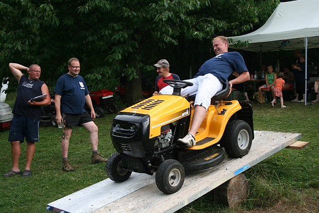 Auf den Rasen - fertig - los
