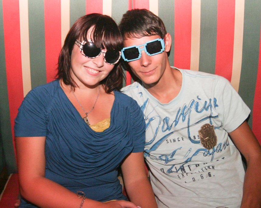 Pornobrillen-Party im Sax