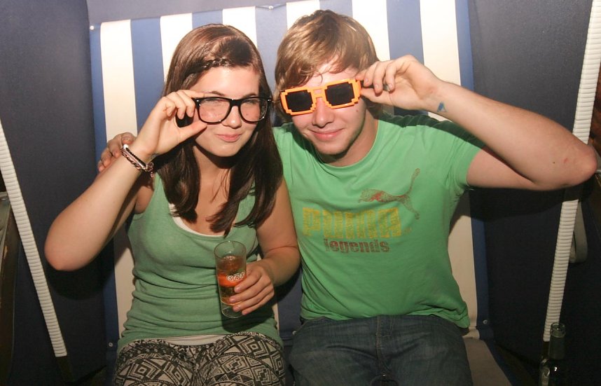 Pornobrillen-Party im Sax