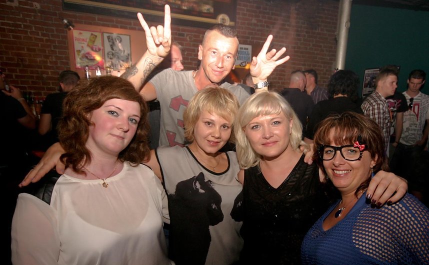 Pornobrillen-Party im Sax