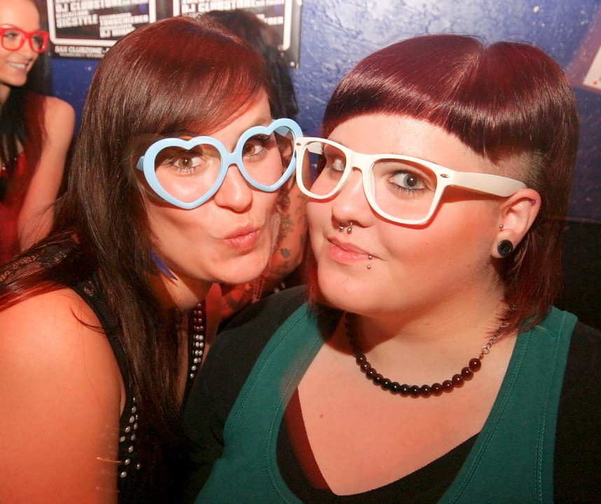 Pornobrillen-Party im Sax