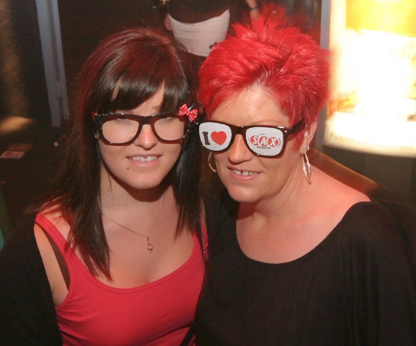 Pornobrillen-Party im Sax