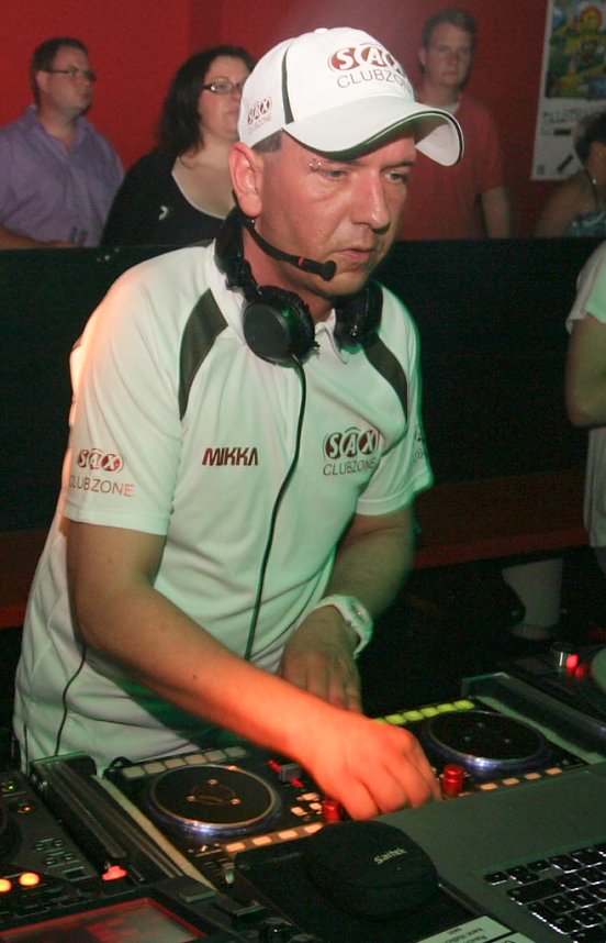 Pornobrillen-Party im Sax