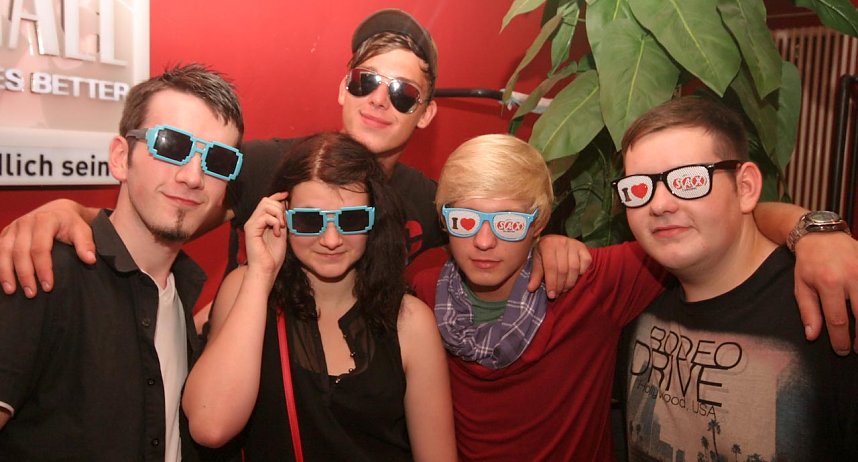 Pornobrillen-Party im Sax