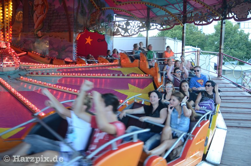 Ladys auf den Rummel