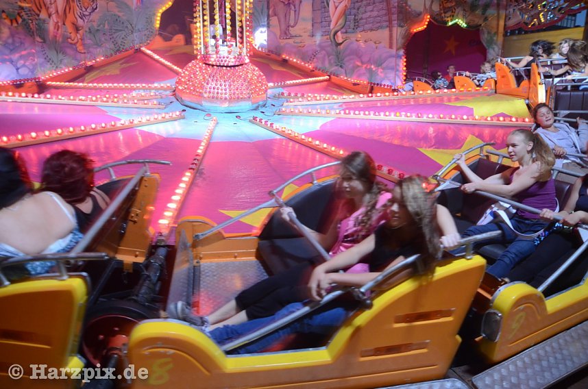 Ladys auf den Rummel