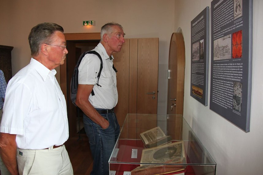 Offen nur f&uuml;r geladene G&auml;ste