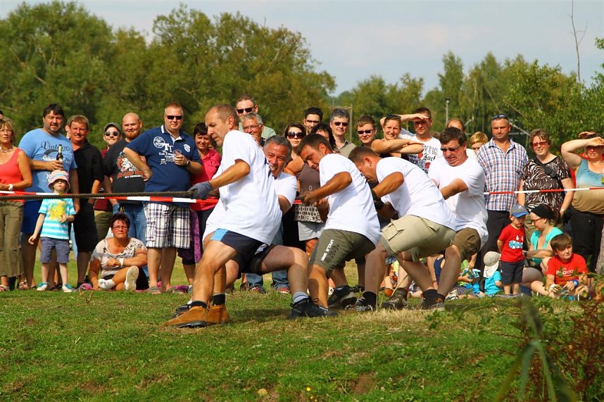 Tauziehen &uuml;ber die Wipper 2013