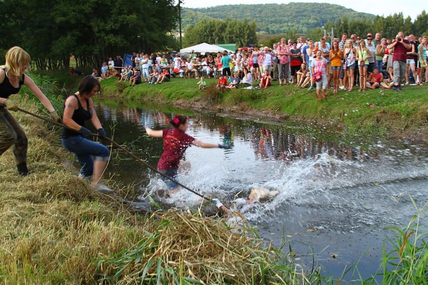 Tauziehen &uuml;ber die Wipper 2013