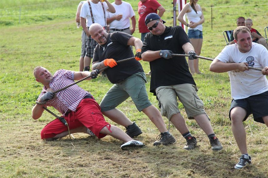 Tauziehen &uuml;ber die Wipper 2013