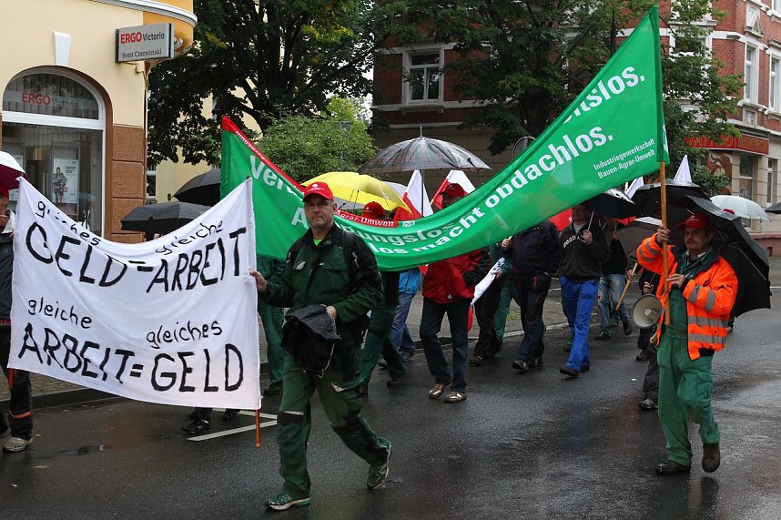 Mitarbeiter der Service-Gesellschaft protestierten