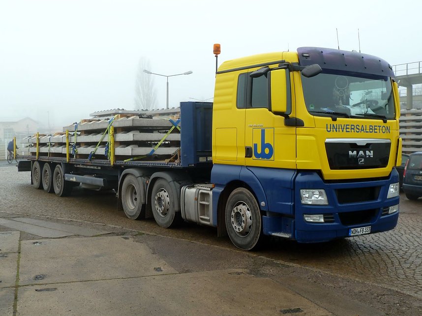 Produktion der Gleistragplatten