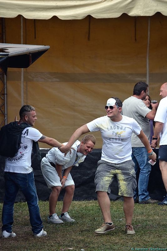 Holi-Festival am Stausee