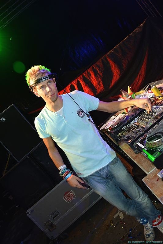 Holi-Festival am Stausee