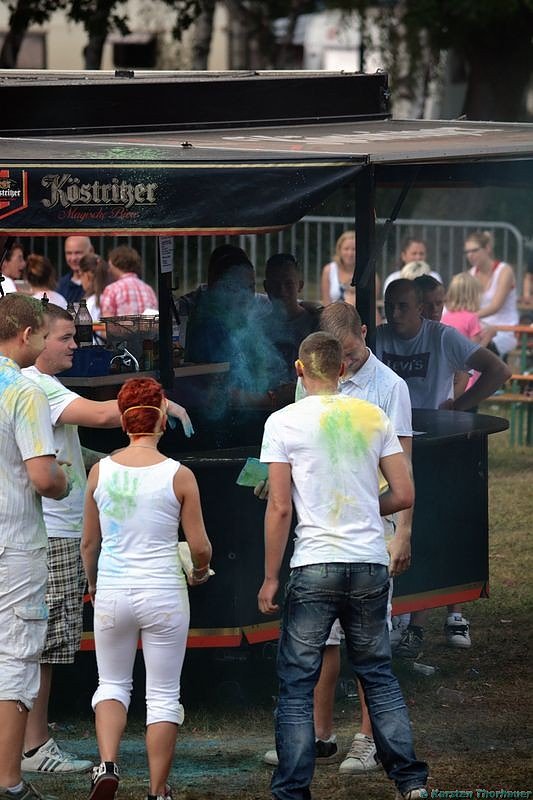 Holi-Festival am Stausee