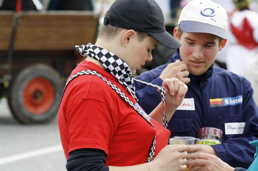 Zum 35. Mail: Kirmes in Rehungen