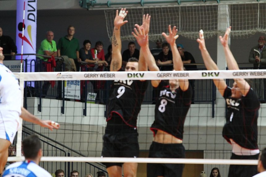 Am und neben dem Netz