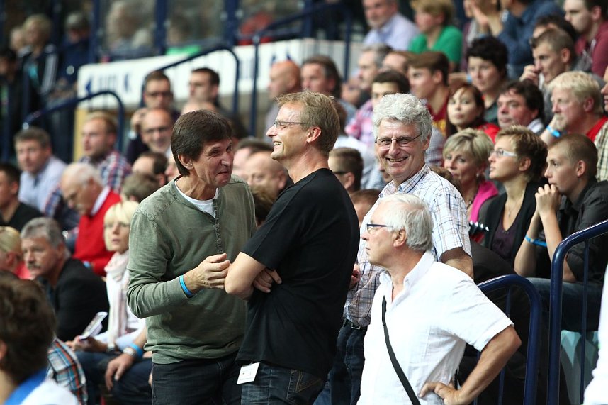 Am und neben dem Netz