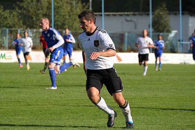 Erste Halbzeit, viele Abspielfehler