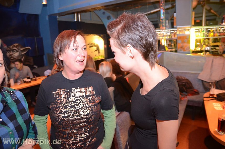 Radio OKN Nutzer feiern