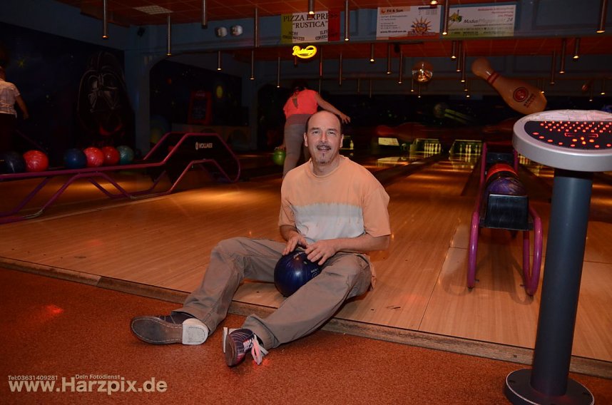 Radio OKN Nutzer feiern