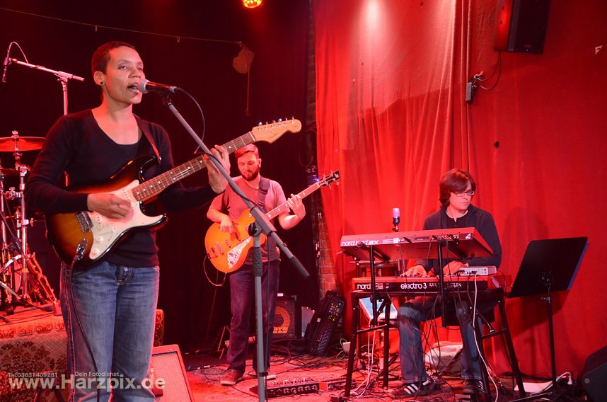 Adwoa Hackman Live in der Destille