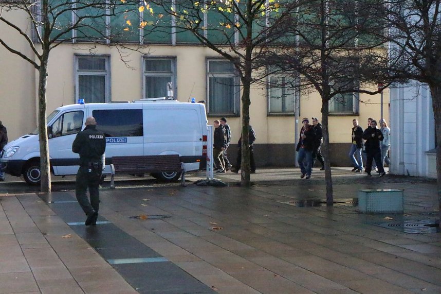 Lok-Fans in Empfang genommen