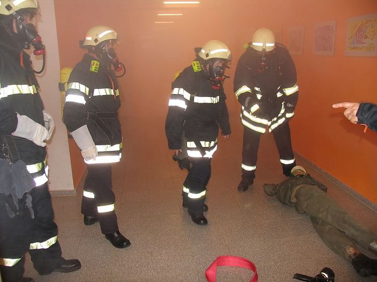 Raus in vier Minuten