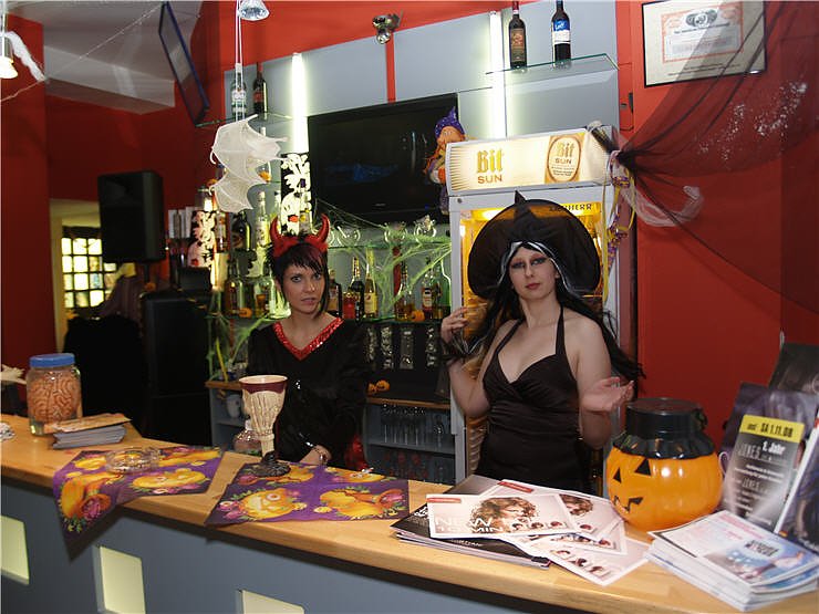 Halloween Party Nordhausen: Fris&ouml;r Jones, Grease, Destille, Schabernack