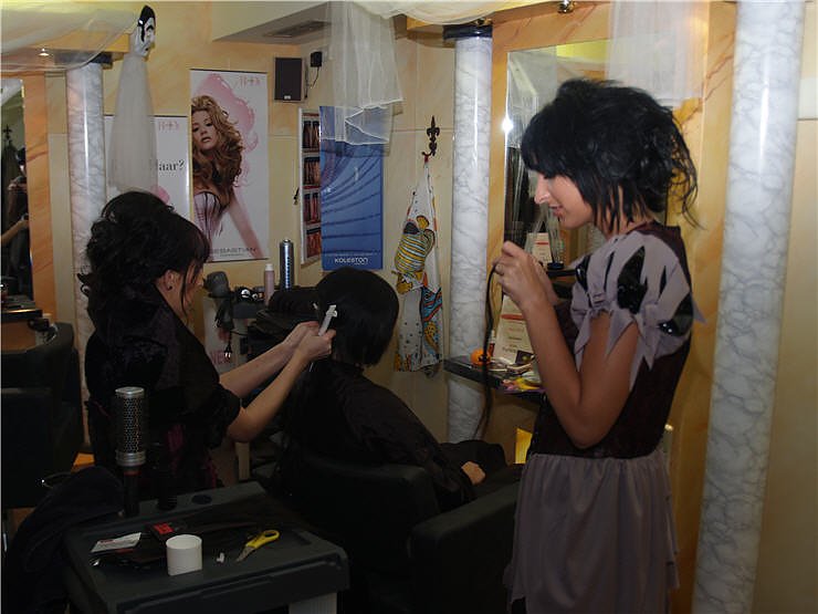 Halloween Party Nordhausen: Fris&ouml;r Jones, Grease, Destille, Schabernack