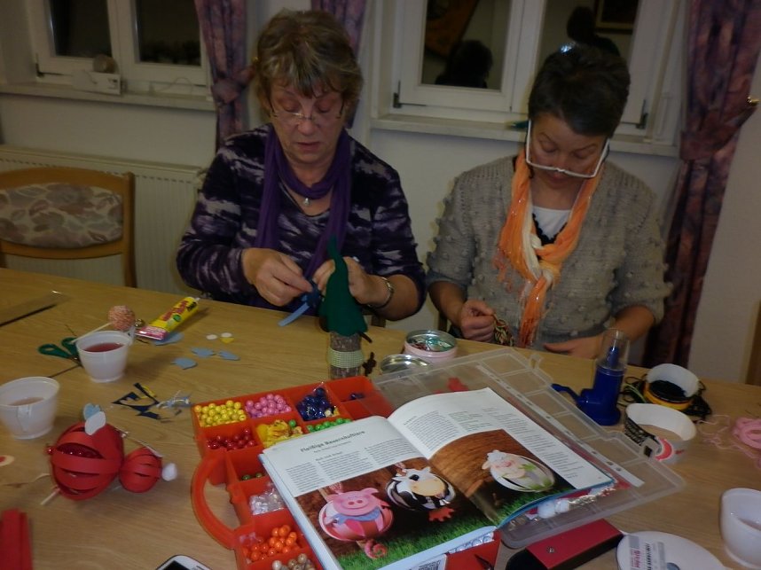 Mehrere Generationen bastelten