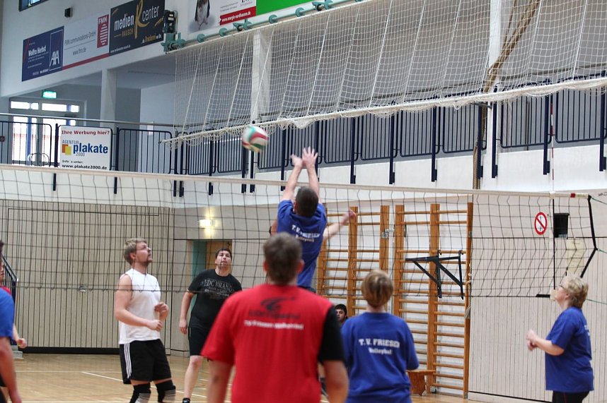 Benefiz-Turnier in der Wiedigsburghalle