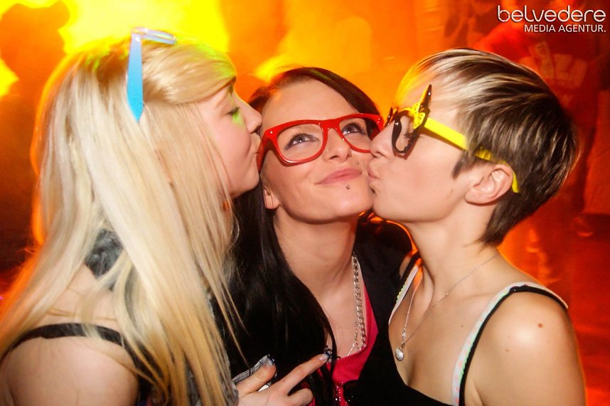 Porno-Brillen-Party im Sax