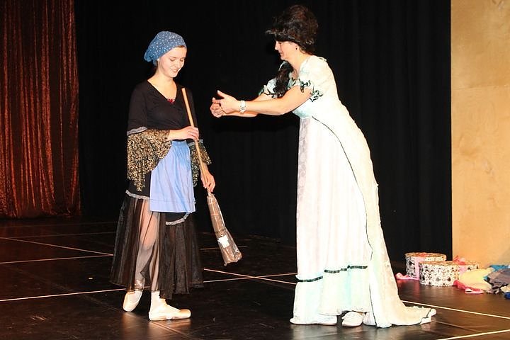 Viel Applaus f&uuml;r die T&auml;nzerinnen