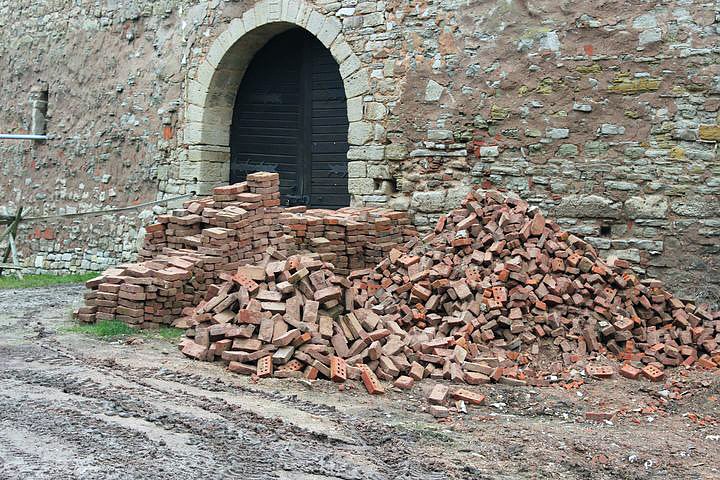 Partys auf Burg Strau&szlig;berg?