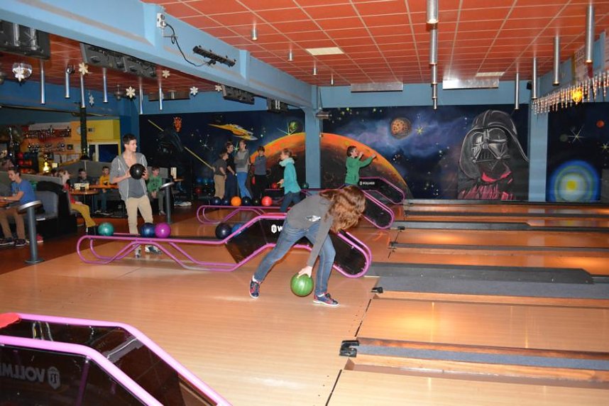 Weihnachtsfeier auf der Bowlingbahn