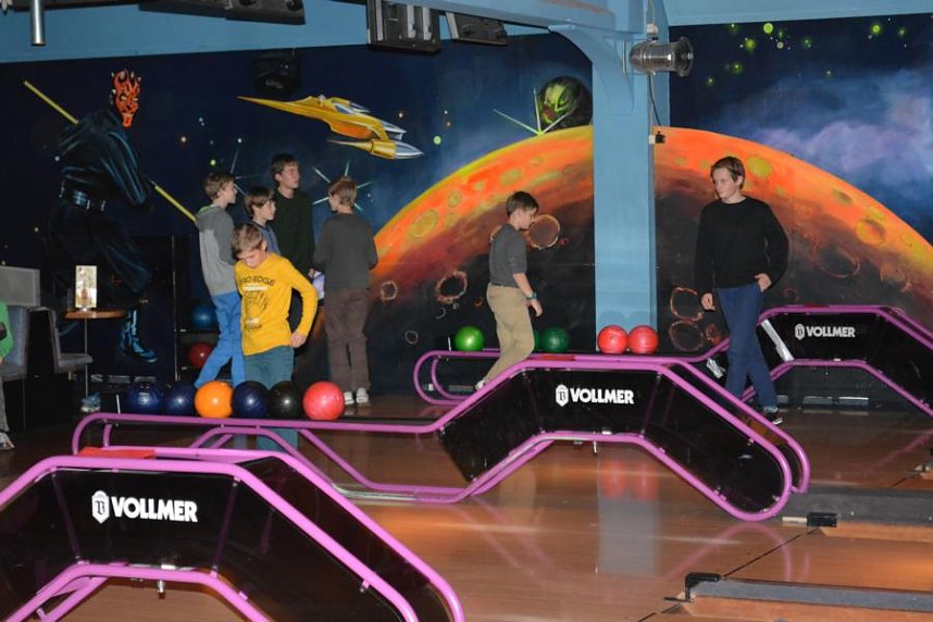 Weihnachtsfeier auf der Bowlingbahn