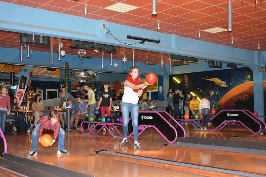 Weihnachtsfeier auf der Bowlingbahn
