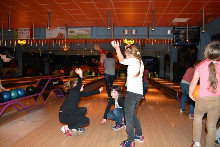 Weihnachtsfeier auf der Bowlingbahn