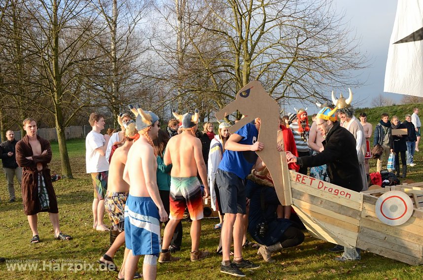 Eisbaden der FH Nordhausen