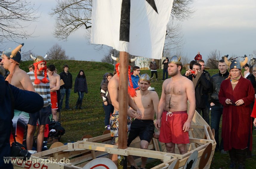 Eisbaden der FH Nordhausen