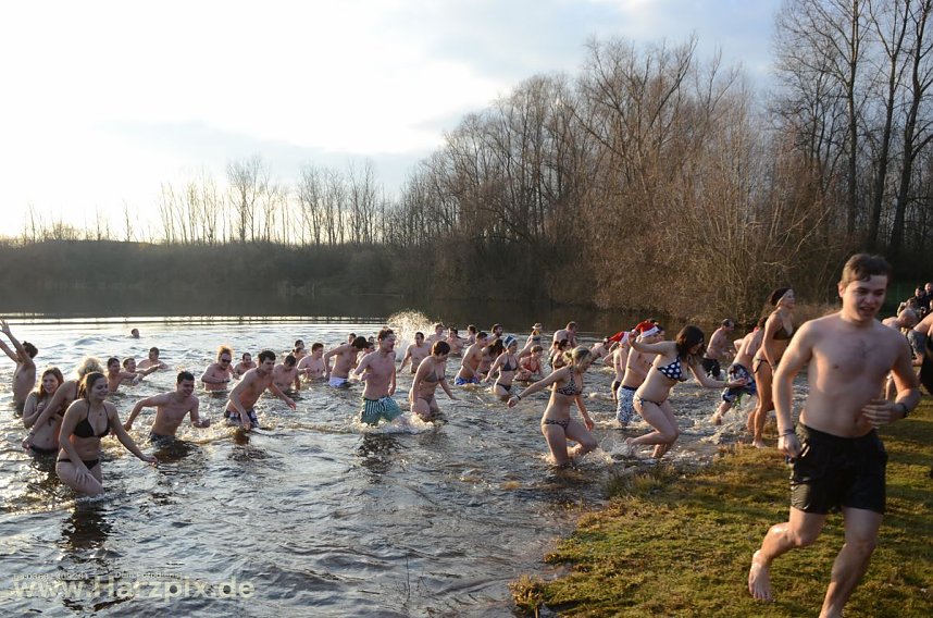 Eisbaden der FH Nordhausen