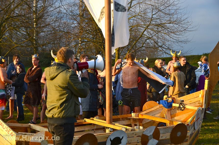 Eisbaden der FH Nordhausen