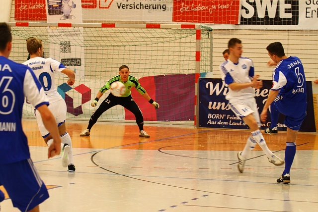 Fu&szlig;ball unterm Hallendach