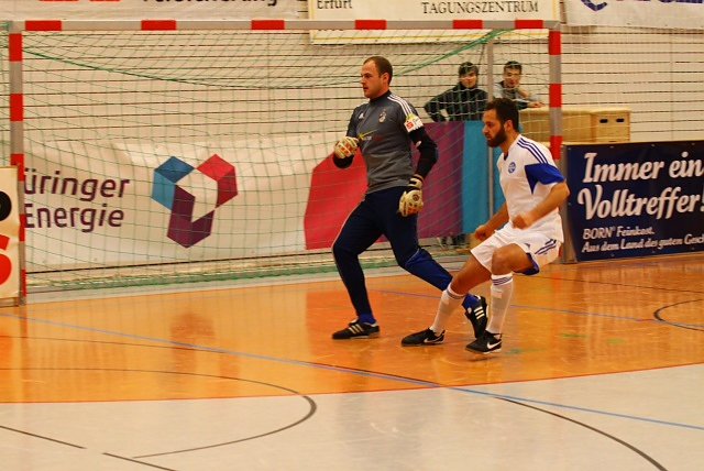 Fu&szlig;ball unterm Hallendach