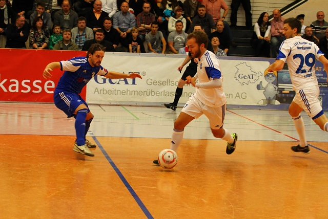 Fu&szlig;ball unterm Hallendach