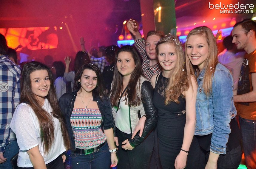 Konfetti-Explosion im Sax 